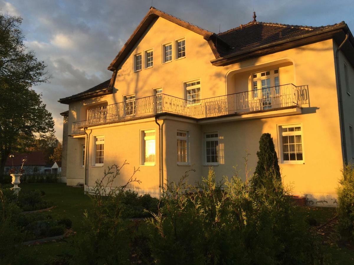 Dannenwalde Seehotel Louise מראה חיצוני תמונה